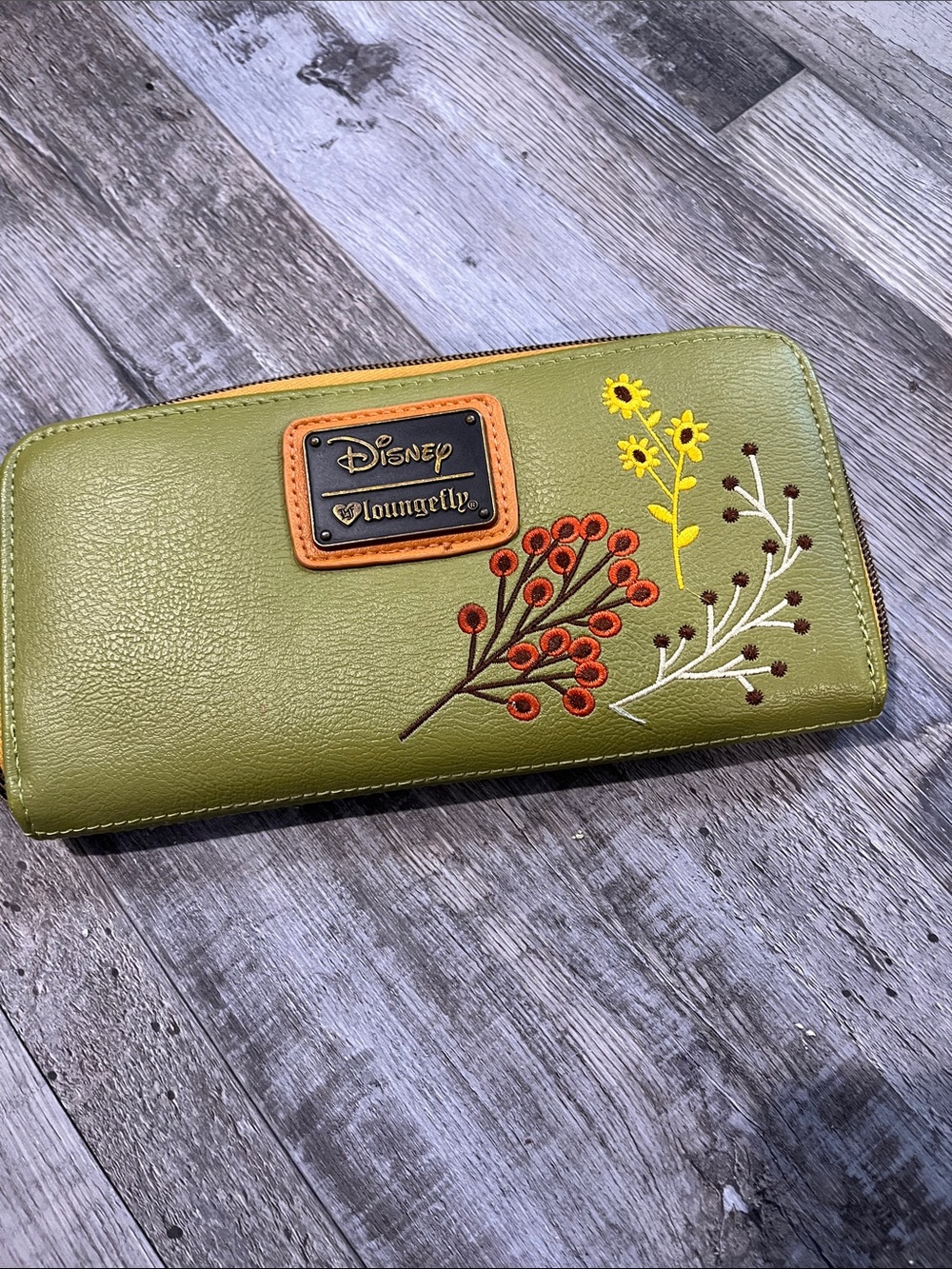 Disney Loungfly wallet - Picture 2 of 6